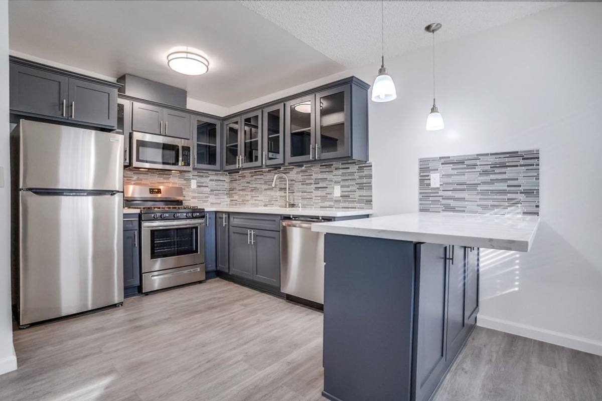 Apartment for rent at 6113 8th Ave #19, Los Angeles, CA 90043