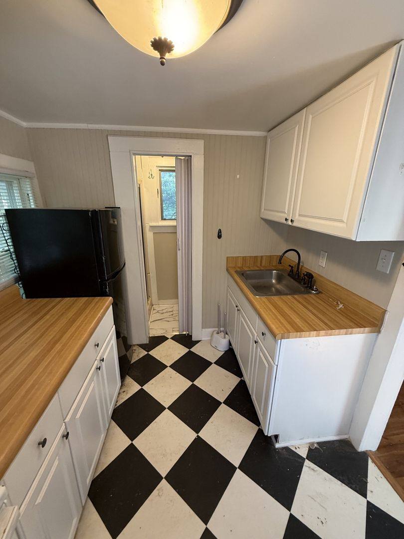 Apartment for rent at 1617 B Sunrise Ave, Raleigh, NC 27608