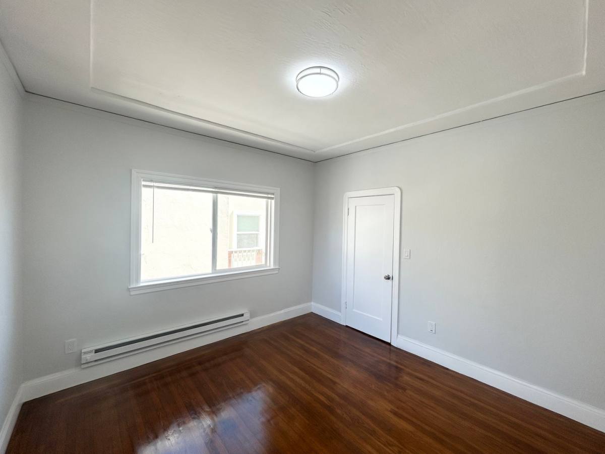 Apartment for rent at 34 13th St, Richmond, CA 94801