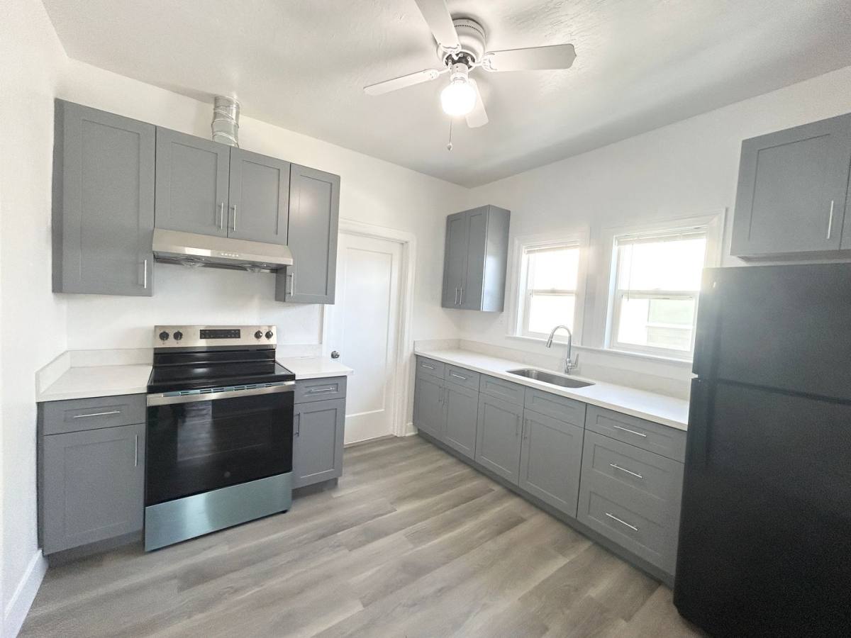 Apartment for rent at 34 13th St, Richmond, CA 94801
