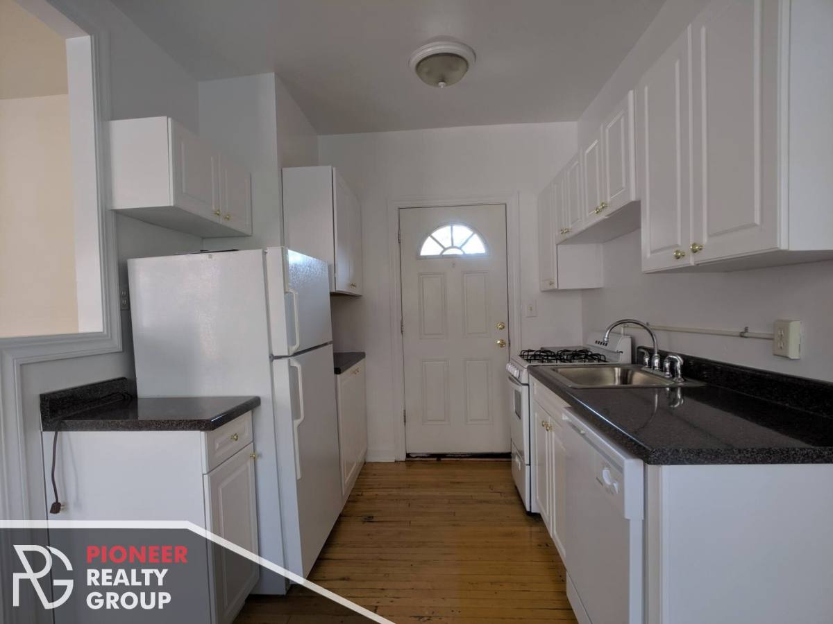 Apartment for rent at 3823 N Fremont #W3, Chicago, IL 60613