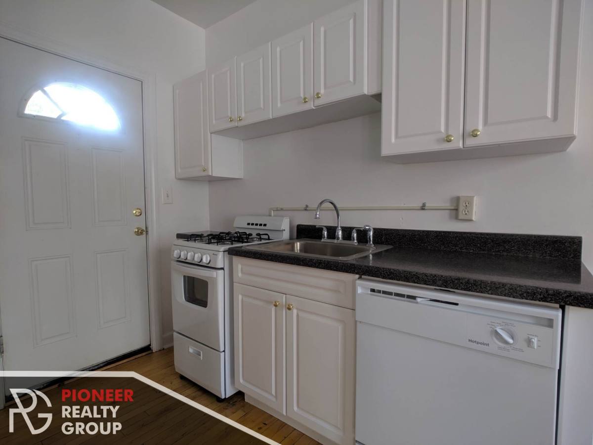 Apartment for rent at 3823 N Fremont #W3, Chicago, IL 60613