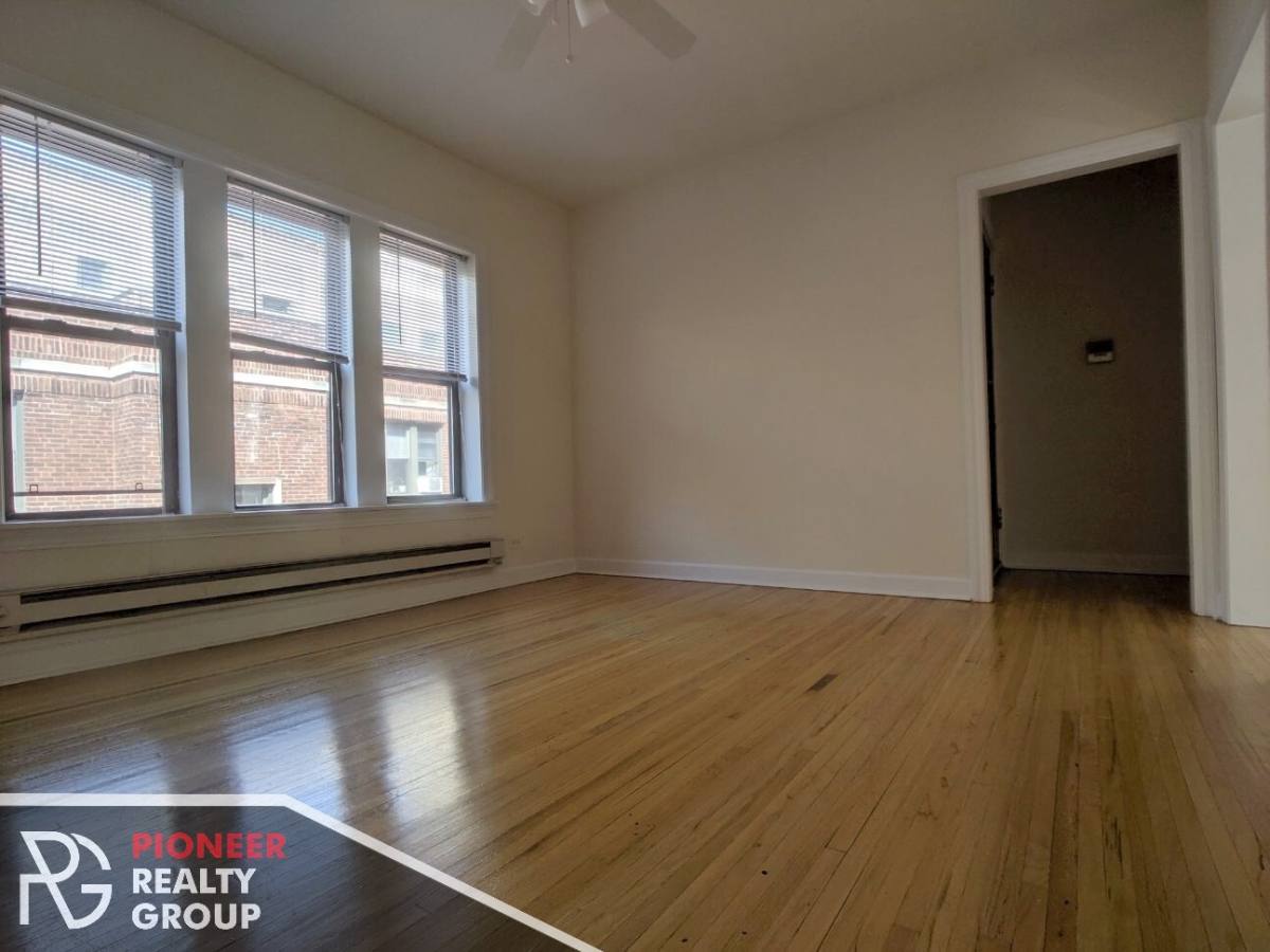 Apartment for rent at 3823 N Fremont #W3, Chicago, IL 60613