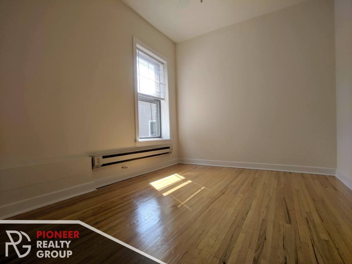 Apartment for rent at 3823 N Fremont #W3, Chicago, IL 60613