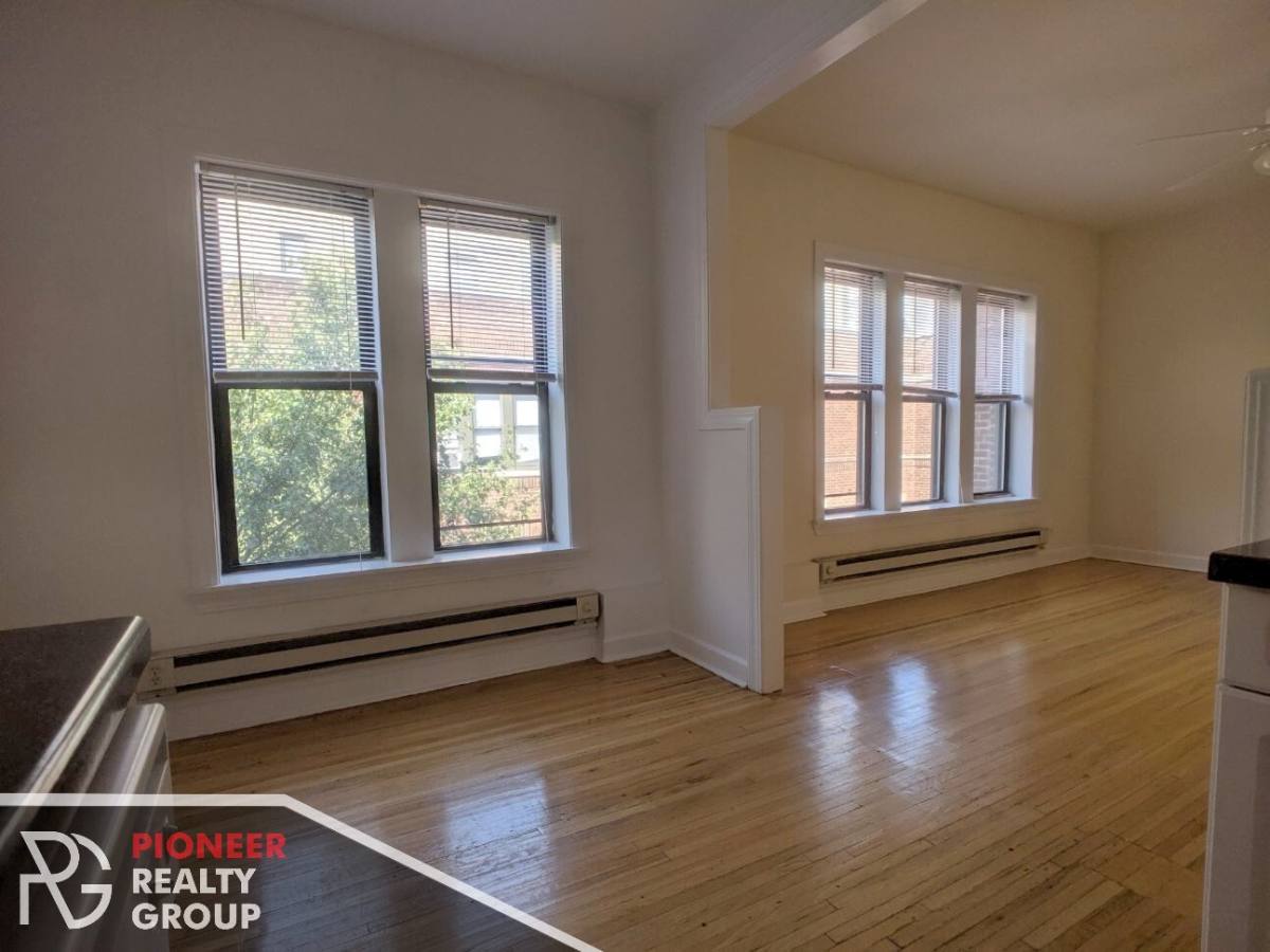 Apartment for rent at 3823 N Fremont #W3, Chicago, IL 60613