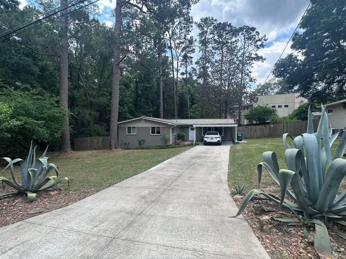 House for rent at 1729 Ray Rd, Tallahassee, FL 32303