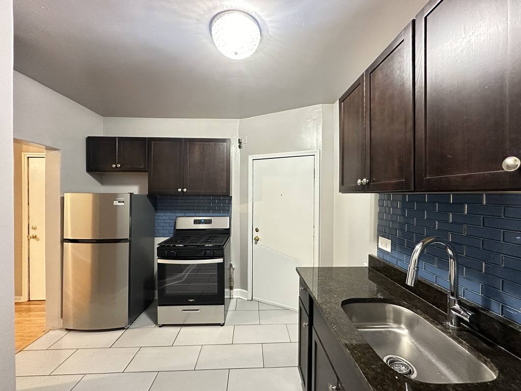 Apartment for rent at 6339 Magnolia #AW8, Chicago, IL 60660