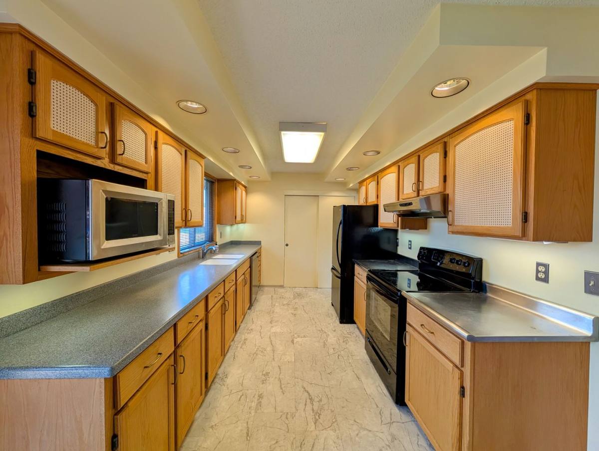 House for rent at 1616 Jefferson St, Wenatchee, WA 98801