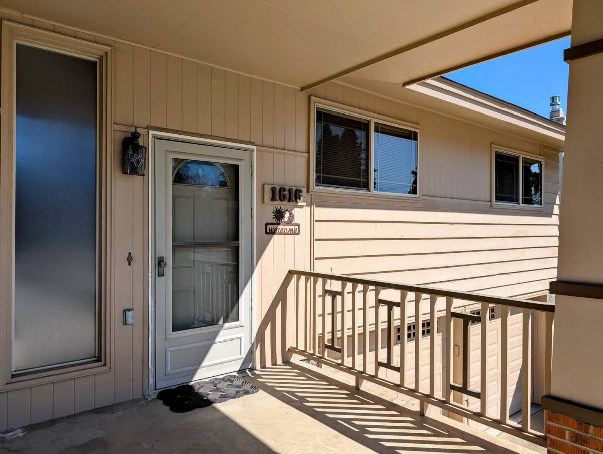 House for rent at 1616 Jefferson St, Wenatchee, WA 98801