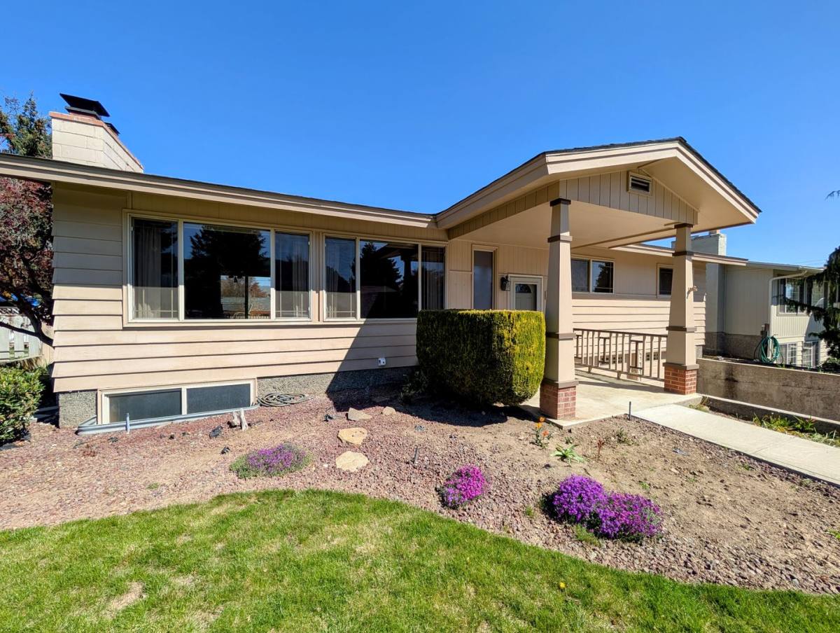House for rent at 1616 Jefferson St, Wenatchee, WA 98801