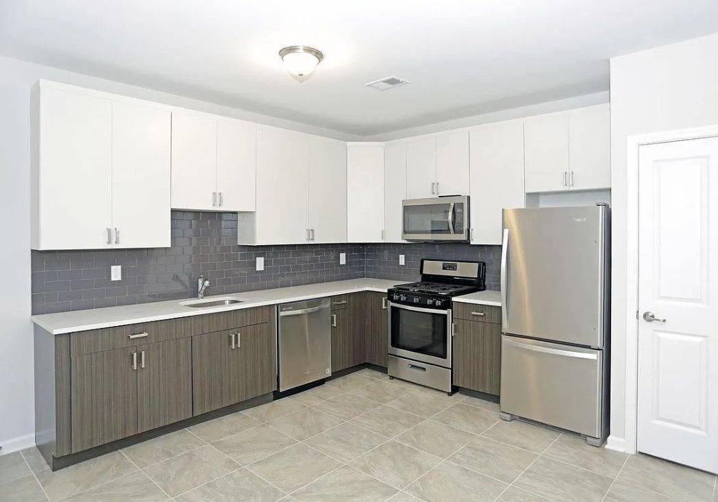 Apartment for rent at 406 Westminster Ave, Elizabeth, NJ 07208