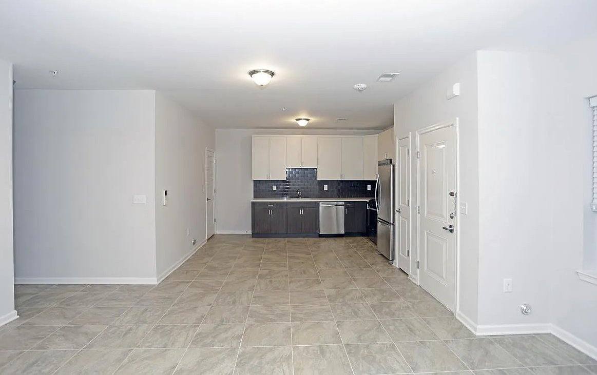 Apartment for rent at 406 Westminster Ave, Elizabeth, NJ 07208