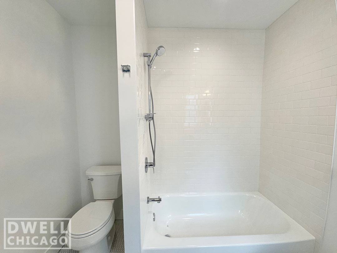 Apartment for rent at 1546 W Walton #1R, Chicago, IL 60642