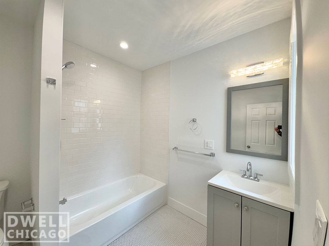 Apartment for rent at 1546 W Walton #1R, Chicago, IL 60642