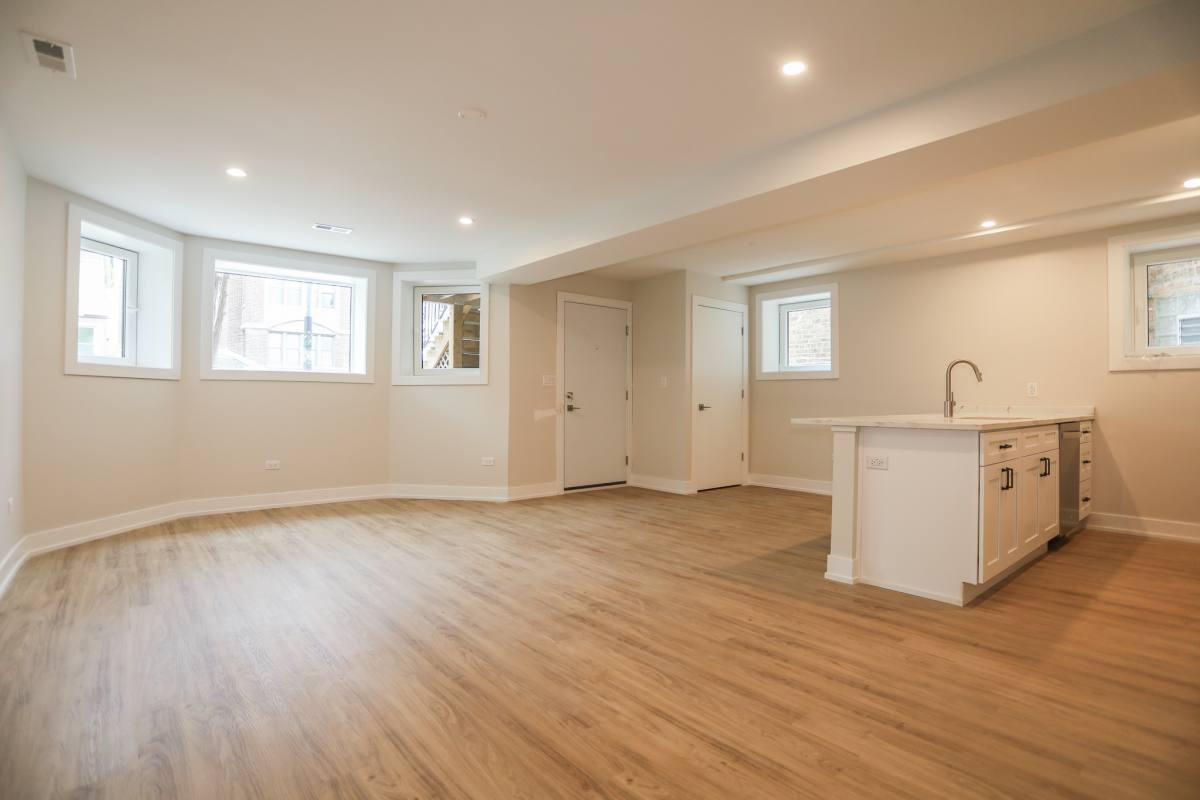 Condo for rent at 2230 W Wilson Ave #G, Chicago, IL 60625