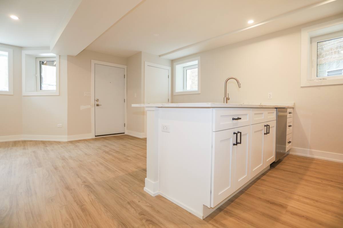 Condo for rent at 2230 W Wilson Ave #G, Chicago, IL 60625