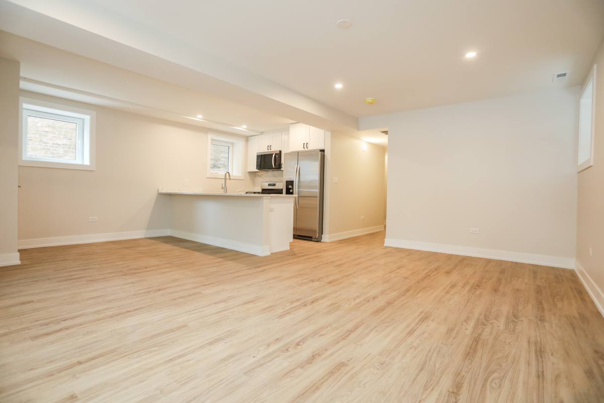 Condo for rent at 2230 W Wilson Ave #G, Chicago, IL 60625