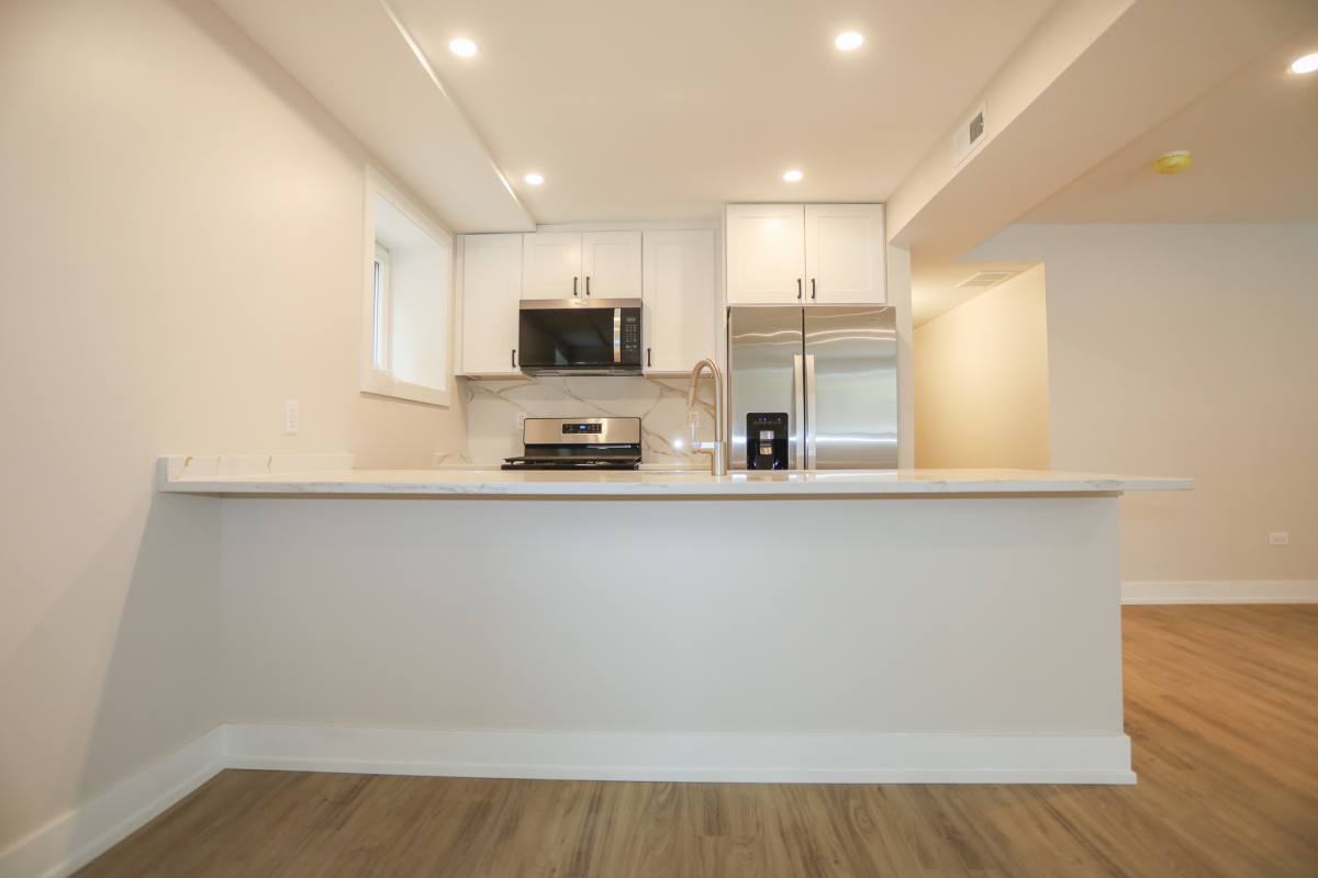 Condo for rent at 2230 W Wilson Ave #G, Chicago, IL 60625