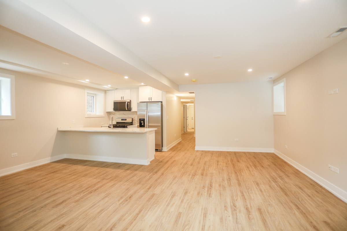 Condo for rent at 2230 W Wilson Ave #G, Chicago, IL 60625
