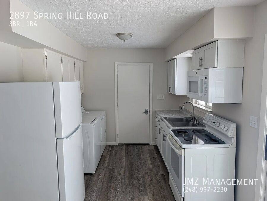 House for rent at 2897 Spring Hill Rd, Howell, MI 48843