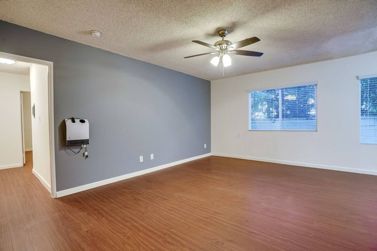Apartment for rent at 537 Hyde Park Blvd #103, Inglewood, CA 90302