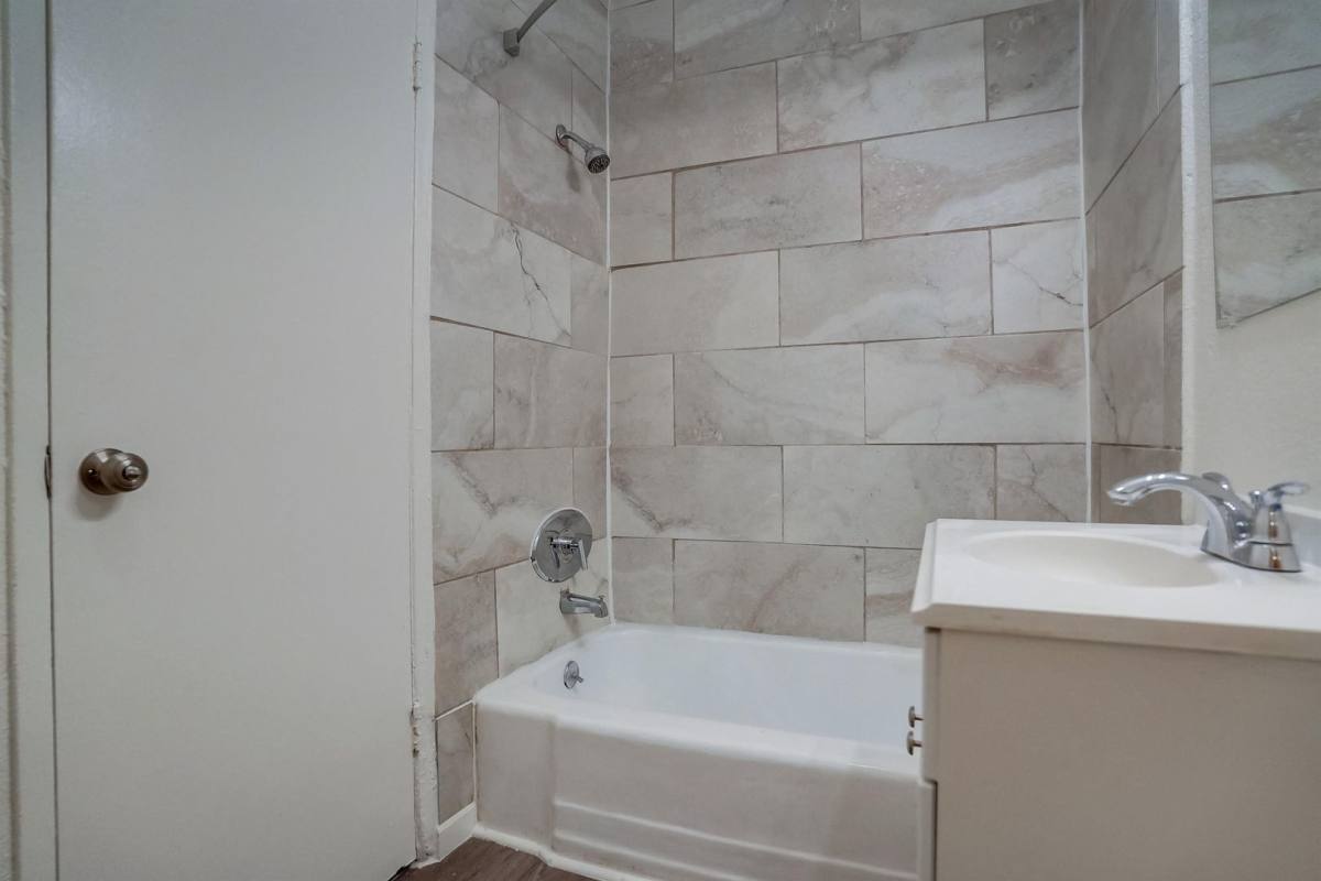 Apartment for rent at 537 Hyde Park Blvd #103, Inglewood, CA 90302
