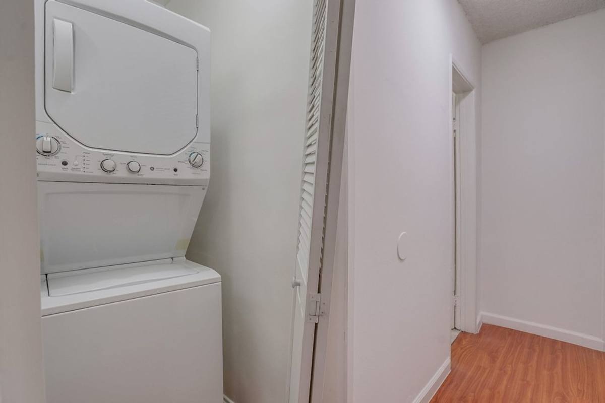 Apartment for rent at 537 Hyde Park Blvd #103, Inglewood, CA 90302