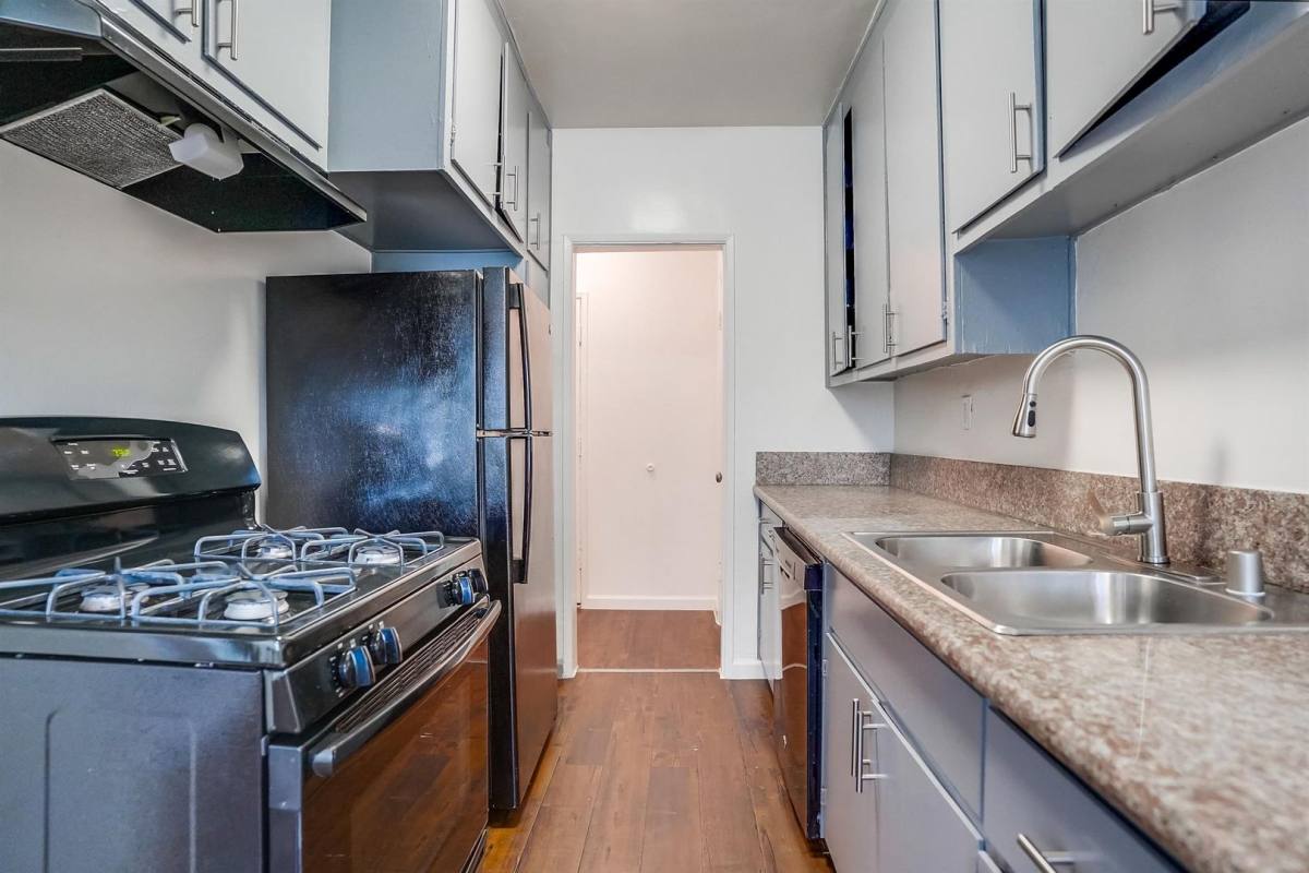 Apartment for rent at 537 Hyde Park Blvd #103, Inglewood, CA 90302