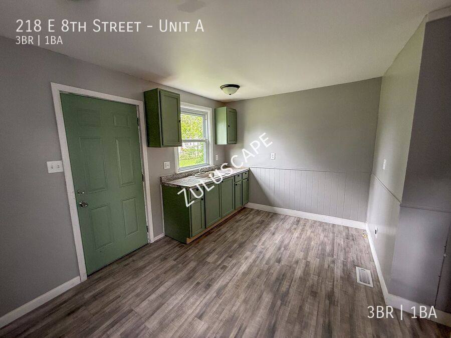 Apartment for rent at 218 E 8th St #A, Muncie, IN 47302