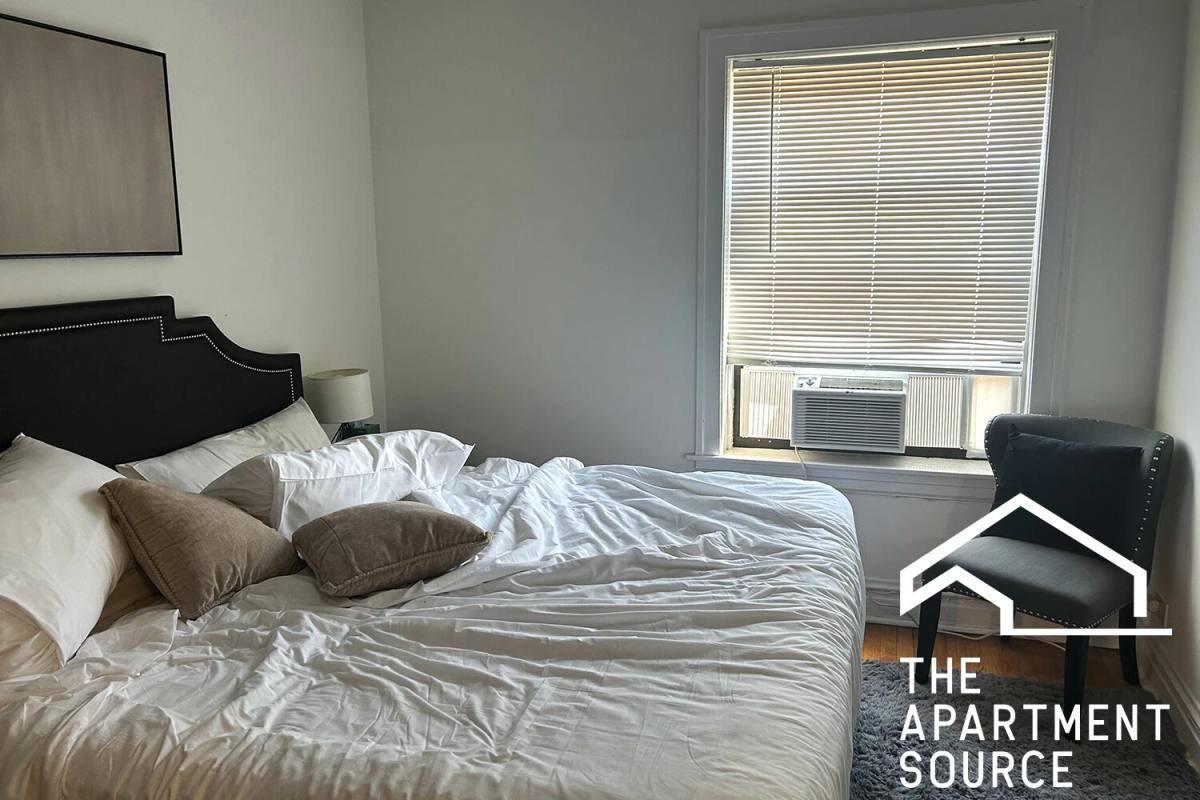 Apartment for rent at 1911 W Larchmont Ave #1B, Chicago, IL 60613