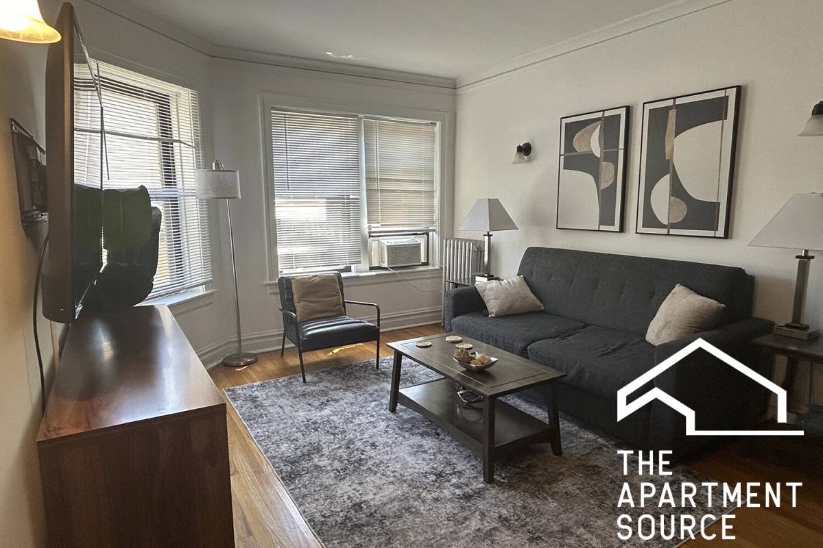 Apartment for rent at 1911 W Larchmont Ave #1B, Chicago, IL 60613