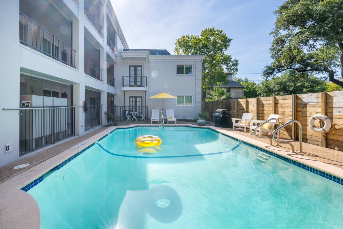 Apartment for rent at 1610 Enfield Rd, Austin, TX 78703