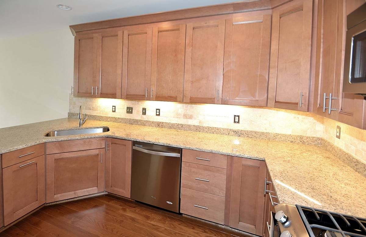Townhouse for rent at 9425 Van Arsdale Dr, Vienna, VA 22181