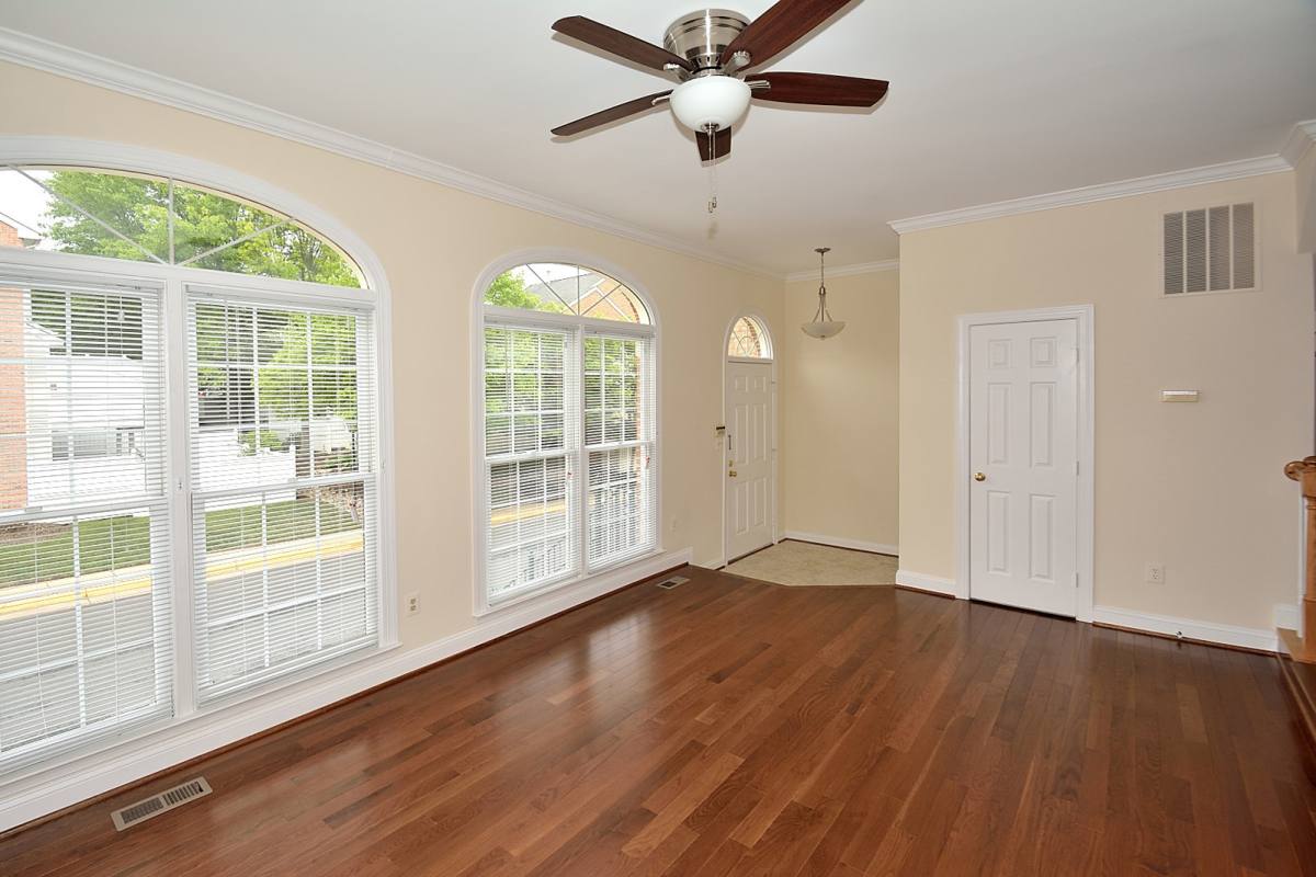 Townhouse for rent at 9425 Van Arsdale Dr, Vienna, VA 22181