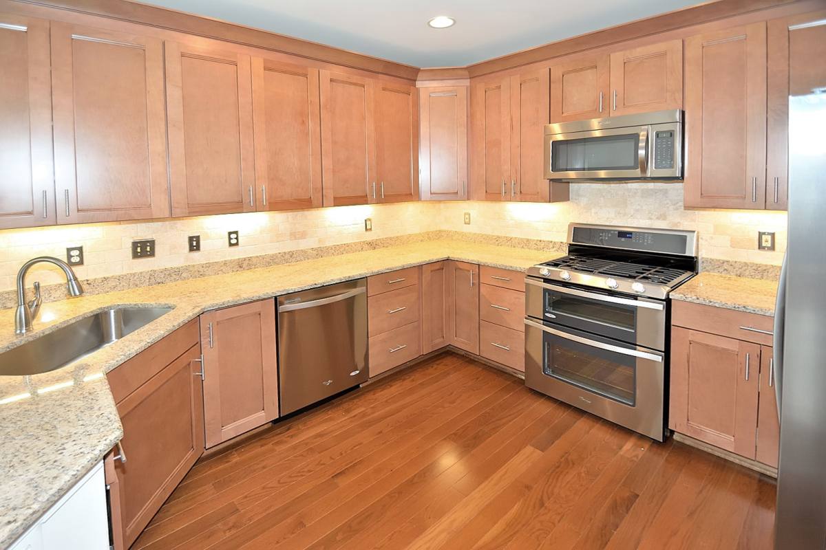 Townhouse for rent at 9425 Van Arsdale Dr, Vienna, VA 22181
