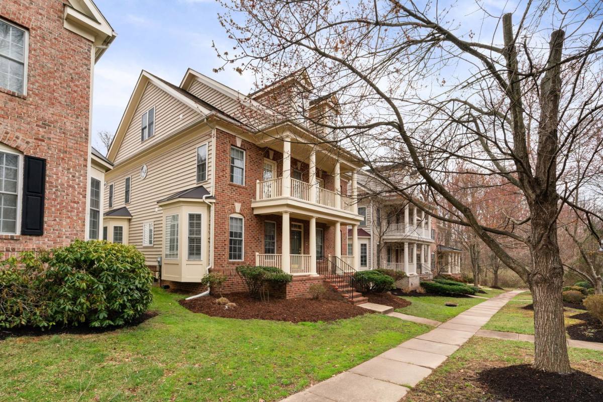 House for rent at 9185 Topaz St, Fairfax, VA 22031