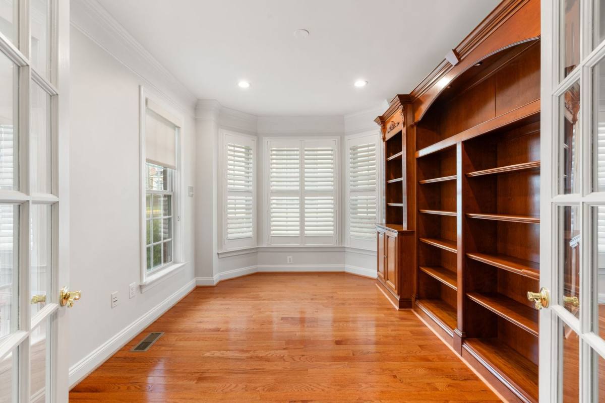 House for rent at 9185 Topaz St, Fairfax, VA 22031