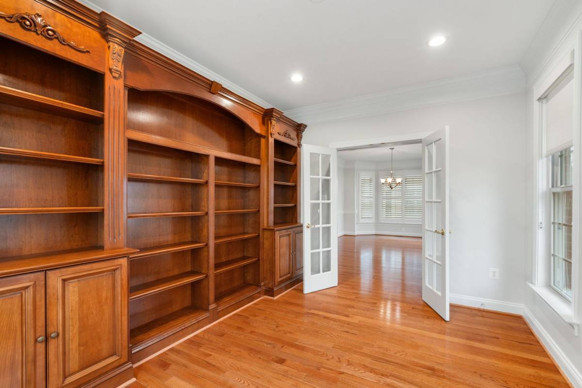 House for rent at 9185 Topaz St, Fairfax, VA 22031