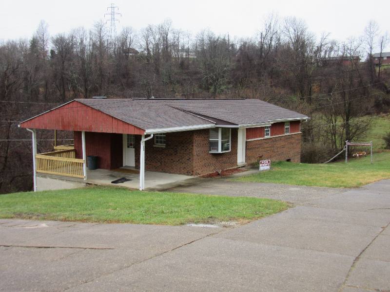 Apartment for rent at 15 Circle Dr, Huntington, WV 25701