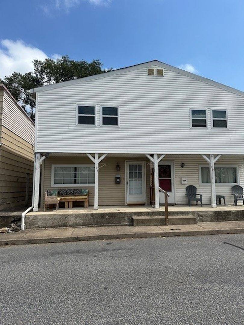 House for rent at 203 N Duke St, Hummelstown, PA 17036