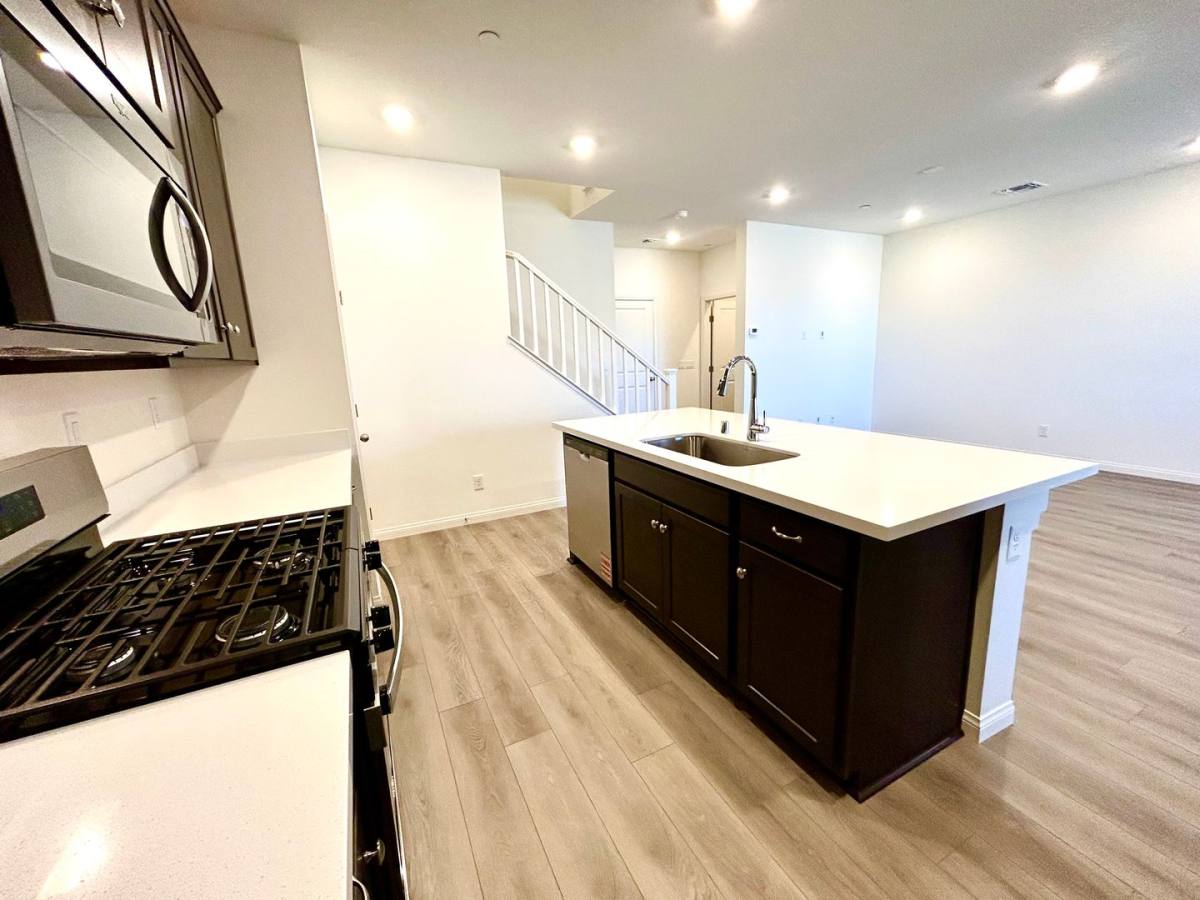 Townhouse for rent at 12476 Kings Creek Place, Las Vegas, NV 89138