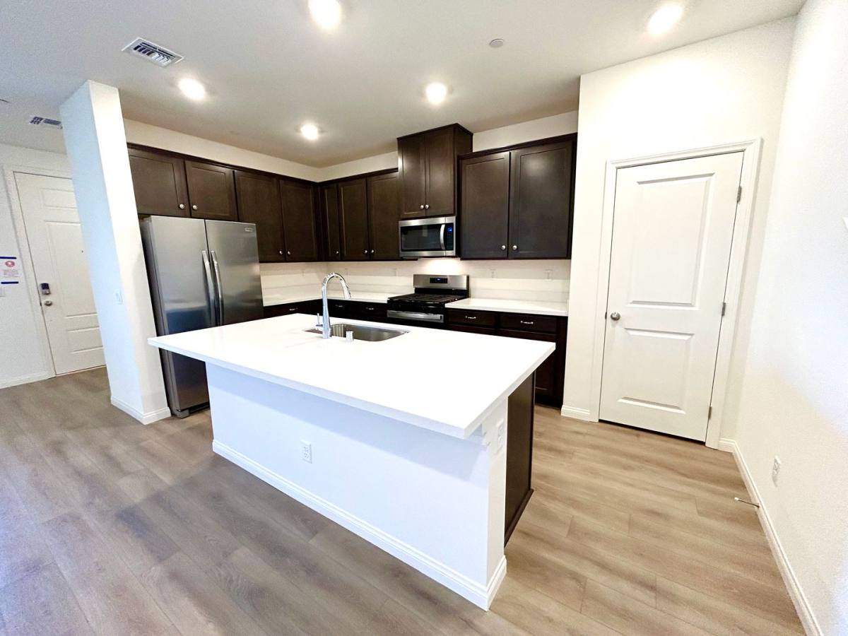 Townhouse for rent at 12476 Kings Creek Place, Las Vegas, NV 89138