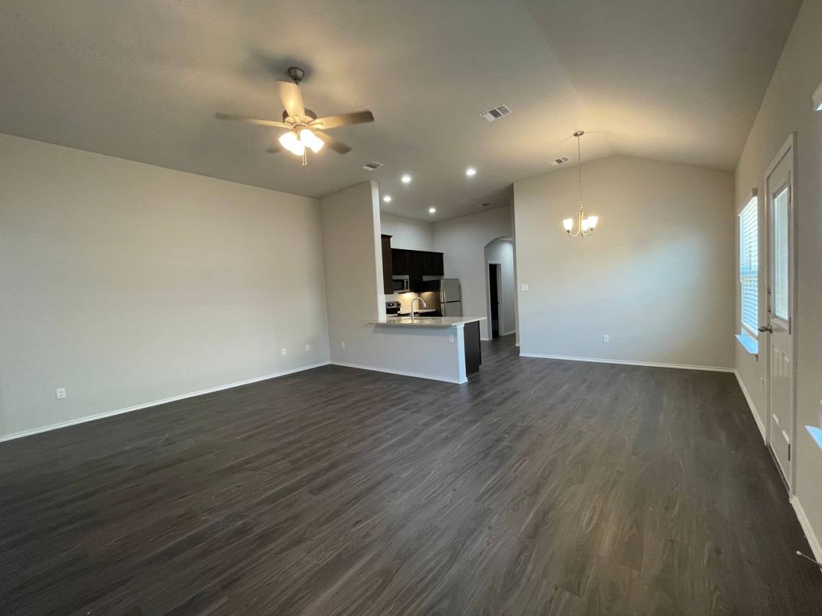 Townhouse for rent at 625 Heathers Way, Seguin, TX 78155