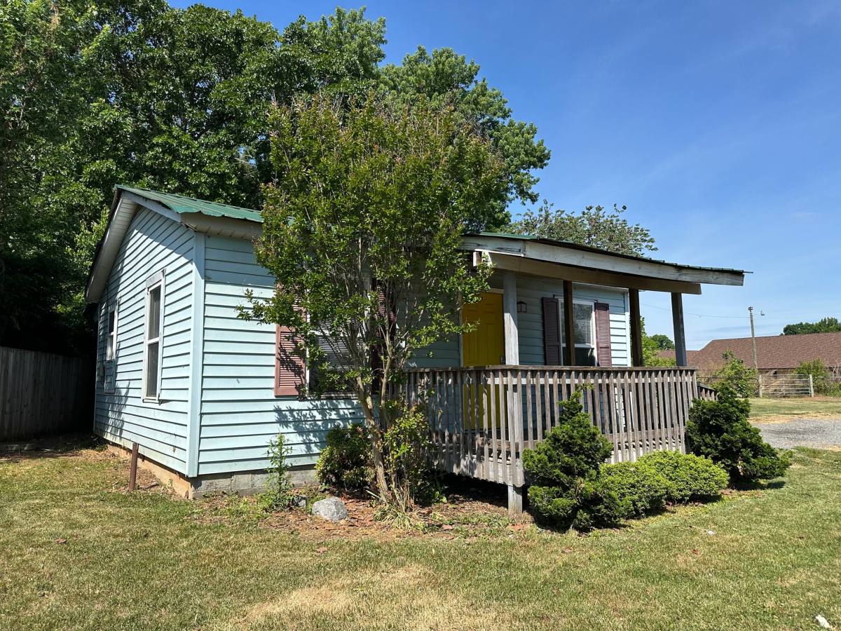 House for rent at 4499 Hickory Nut Ridge Rd, Hudson, NC 28638