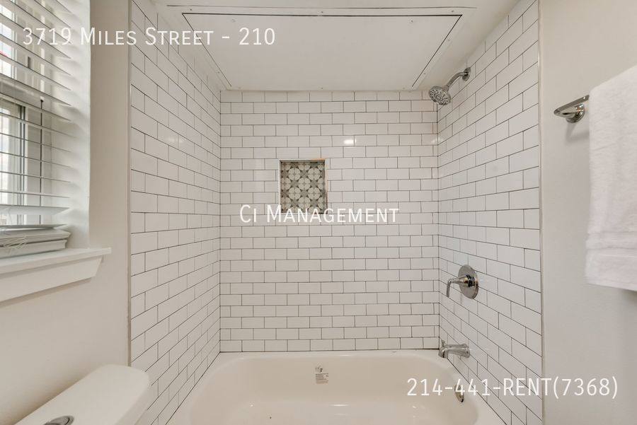 Apartment for rent at 3719 Miles St #210, Dallas, TX 75209