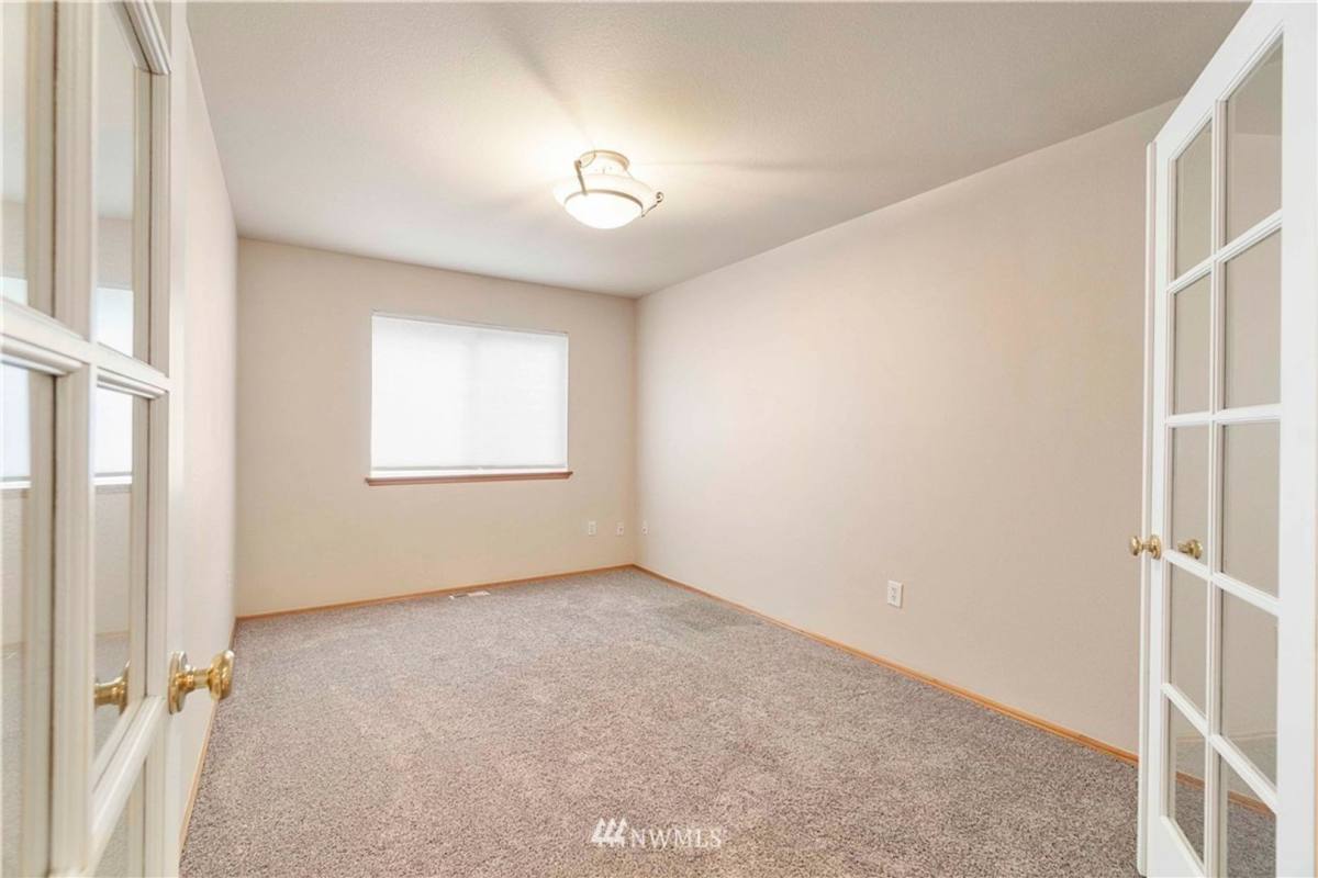 House for rent at 28015 39th Ave S, Auburn, WA 98001