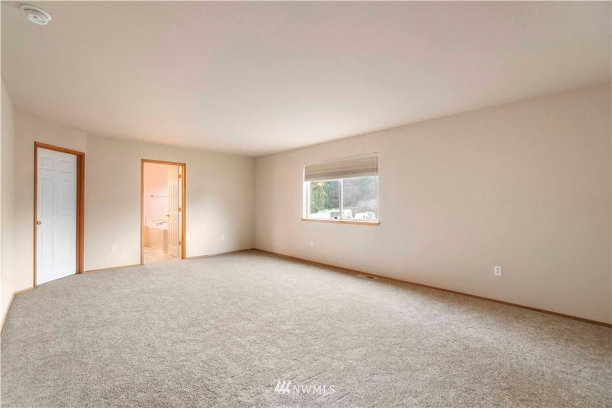 House for rent at 28015 39th Ave S, Auburn, WA 98001