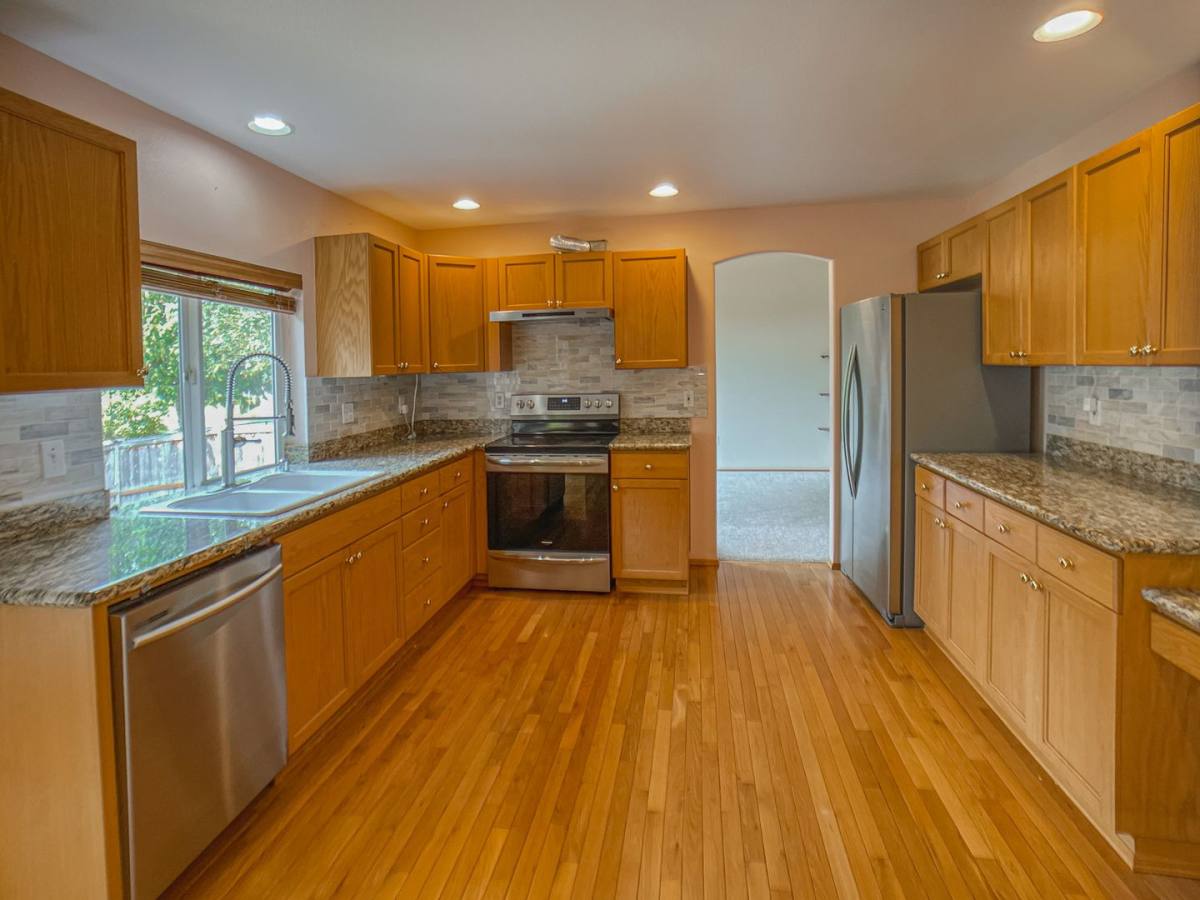 House for rent at 28015 39th Ave S, Auburn, WA 98001