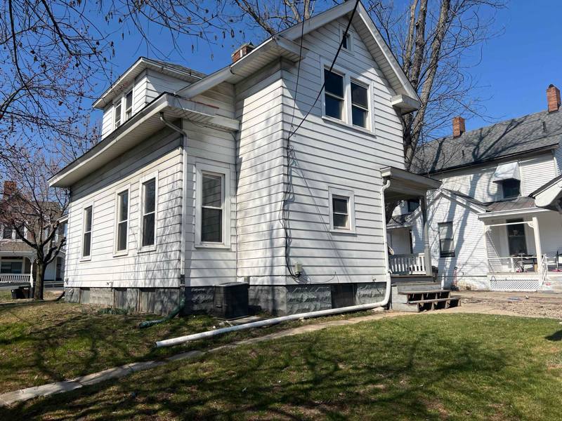 House for rent at 332 Arlington Ave, Cincinnati, OH 45215