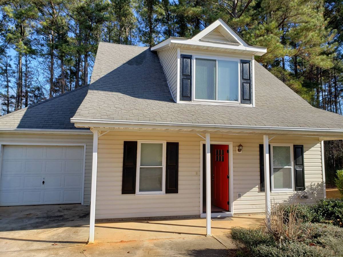 House for rent at 1330 N Hampton Dr, Hampton, GA 30228